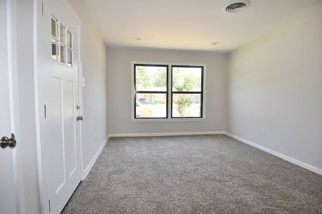 402 E Carolyn Dr - Photo 3 of 20