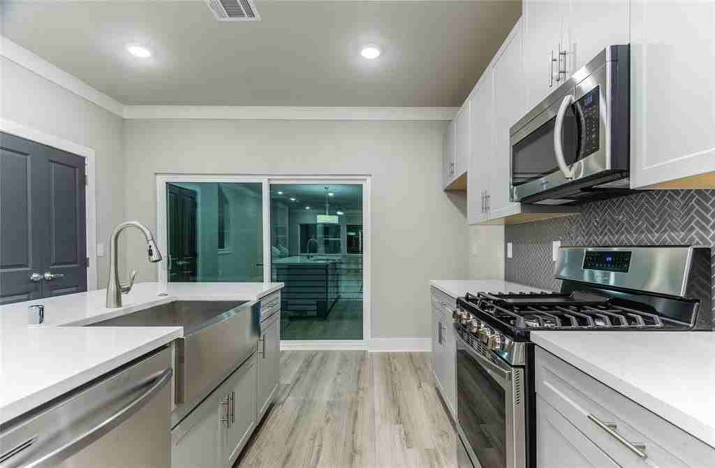 3325 Norris St - Photo 2 of 22