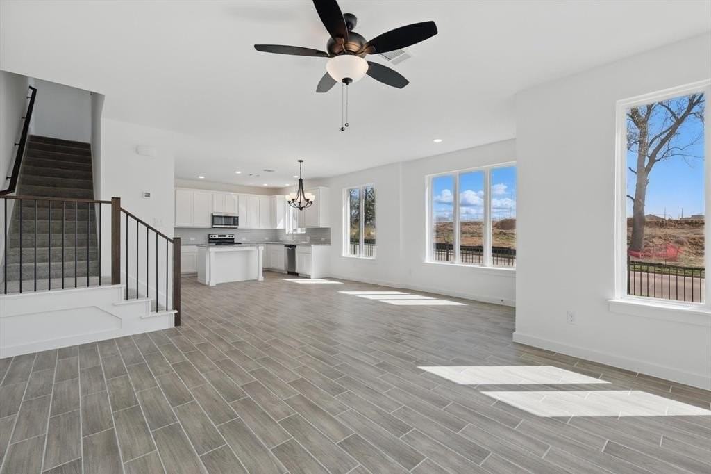 306 Oakbend Dr - Photo 2 of 23