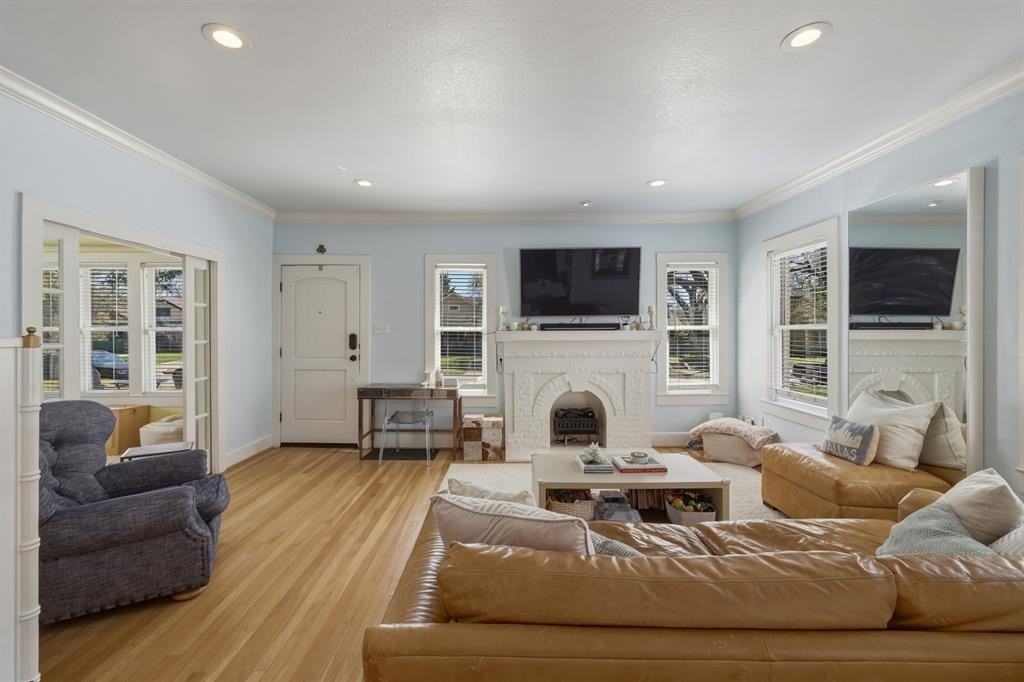 5247 Goodwin Ave - Photo 7 of 31