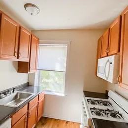 3546 N Wolcott Ave #1