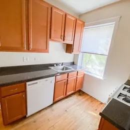 3546 N Wolcott Ave #1 - Photo 3 of 8