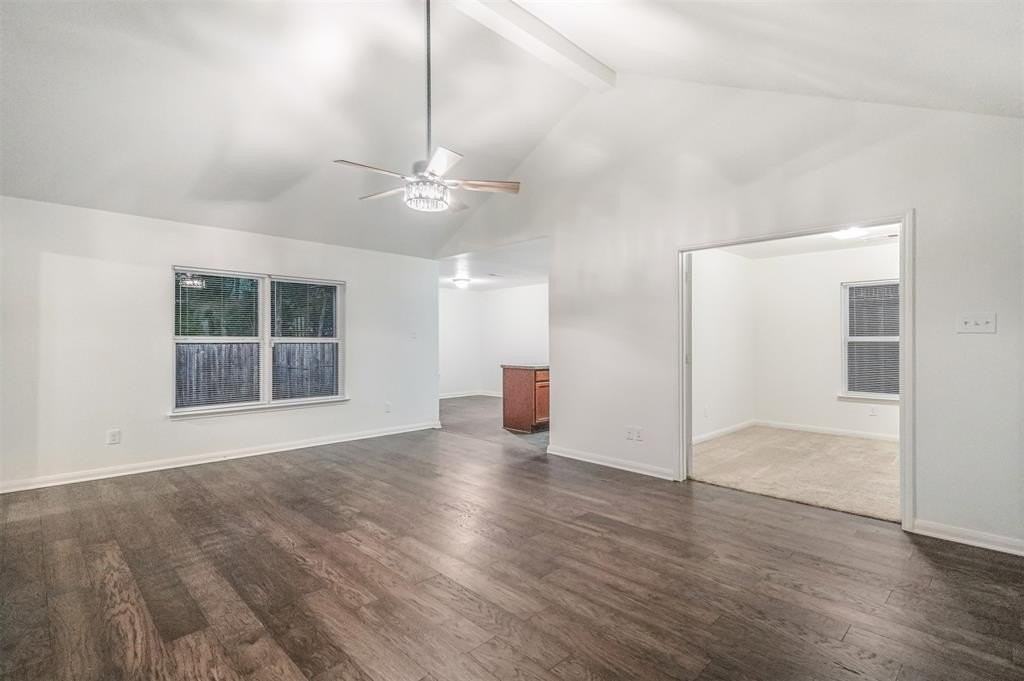 1208 Bluff View Dr - Photo 4 of 40