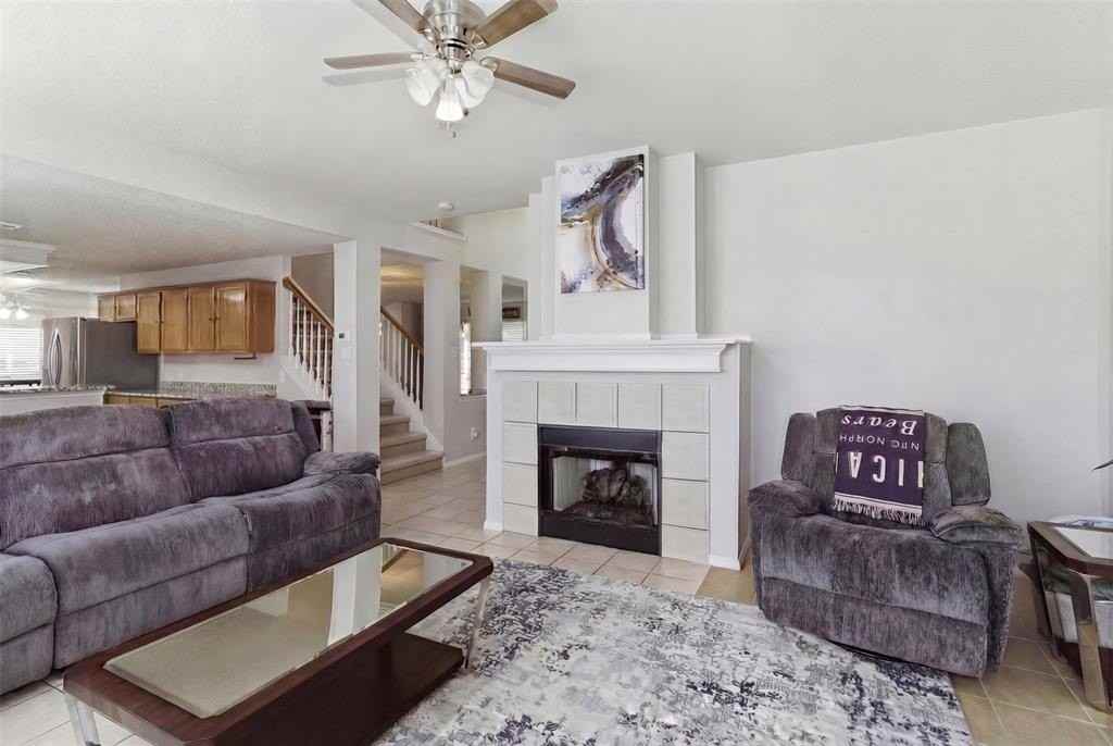 1102 Providence Dr - Photo 7 of 35