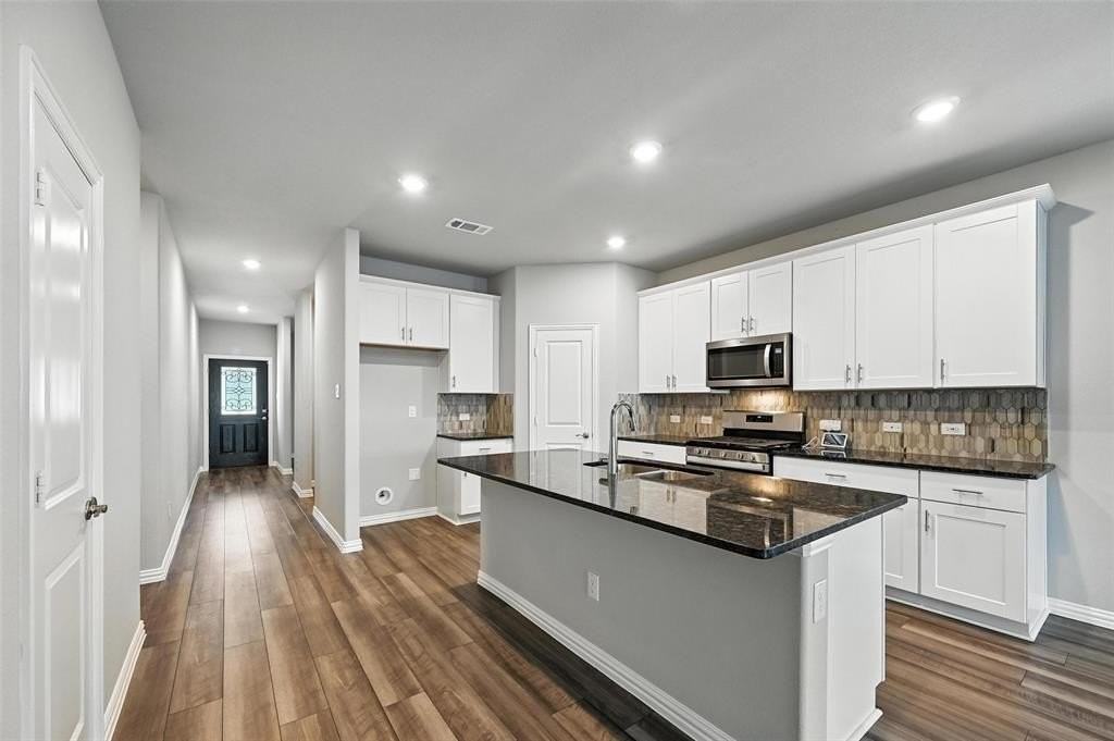 1307 Kirkdale Dr - Photo 2 of 22