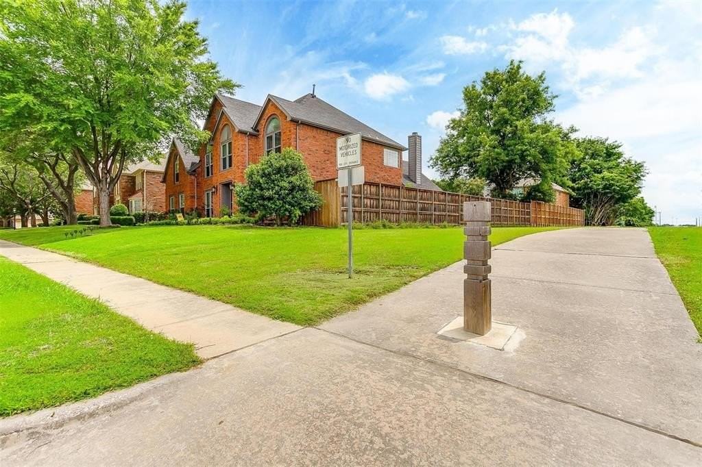 4320 Fairfax Hill Dr - Photo 2 of 40