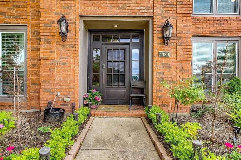 4320 Fairfax Hill Dr - Photo 3 of 40