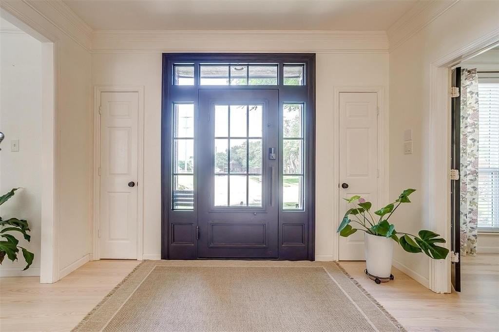 4320 Fairfax Hill Dr - Photo 4 of 40