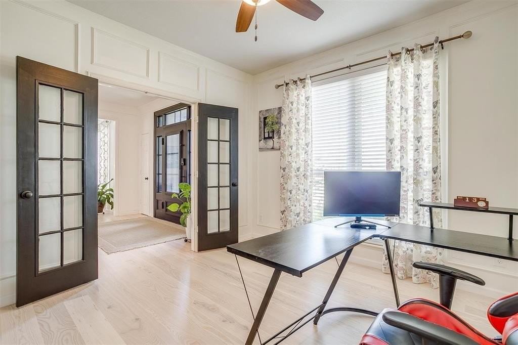 4320 Fairfax Hill Dr - Photo 6 of 40