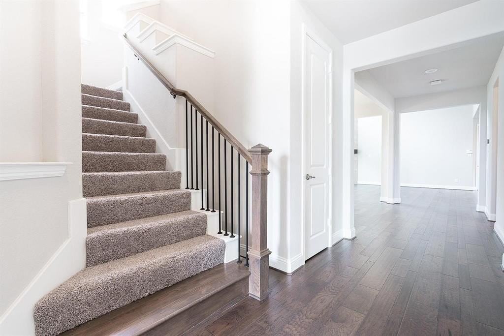 6110 Culverdale Ln - Photo 3 of 30