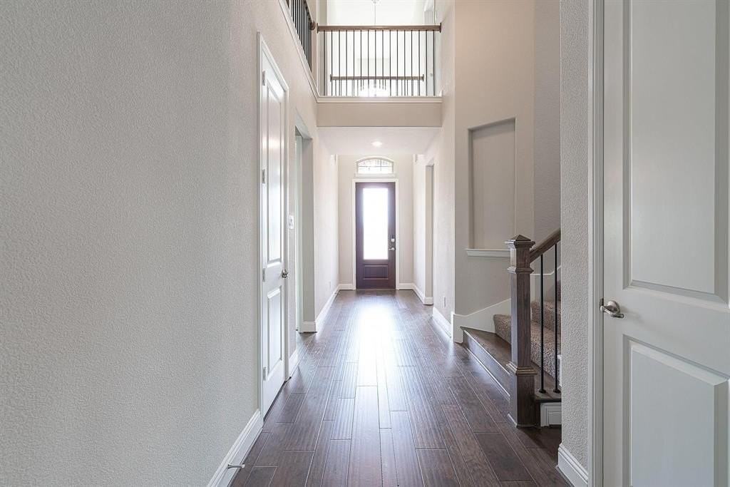 6110 Culverdale Ln - Photo 4 of 30