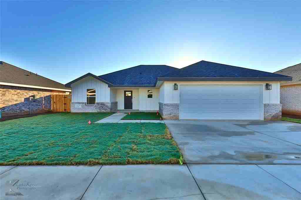 1709 Bandolero Rd - Photo 4 of 35