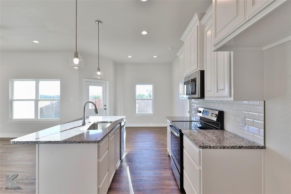 1709 Bandolero Rd - Photo 6 of 35