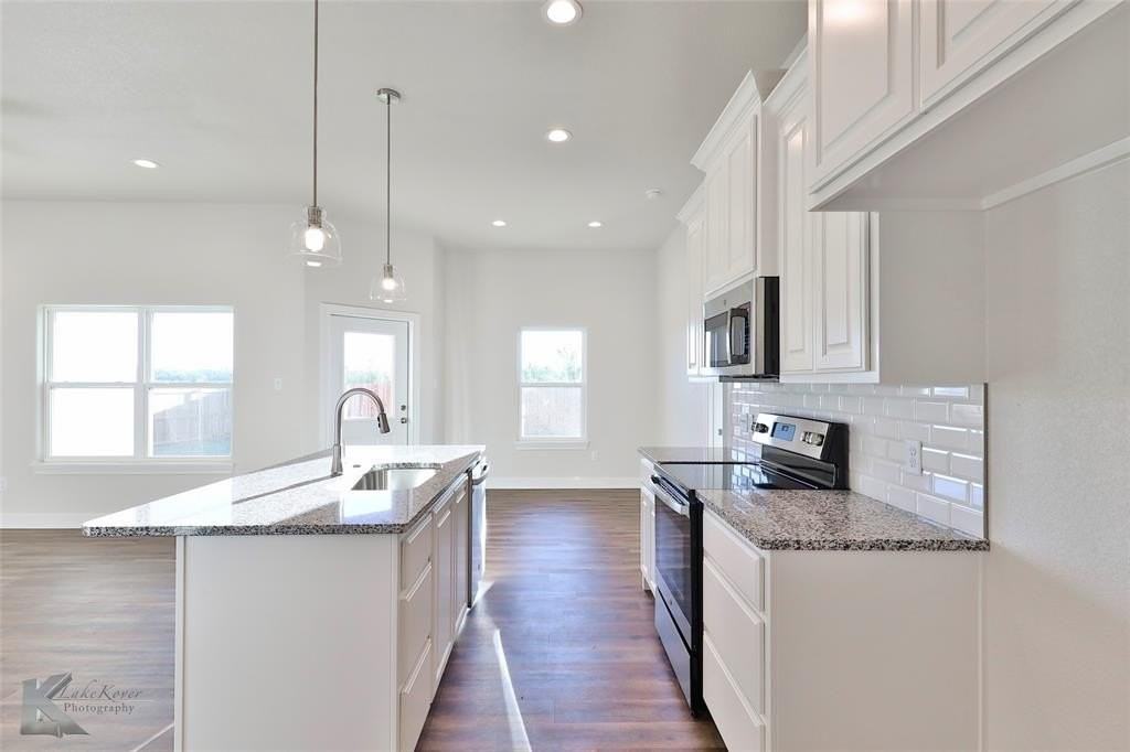 1709 Bandolero Rd - Photo 7 of 35