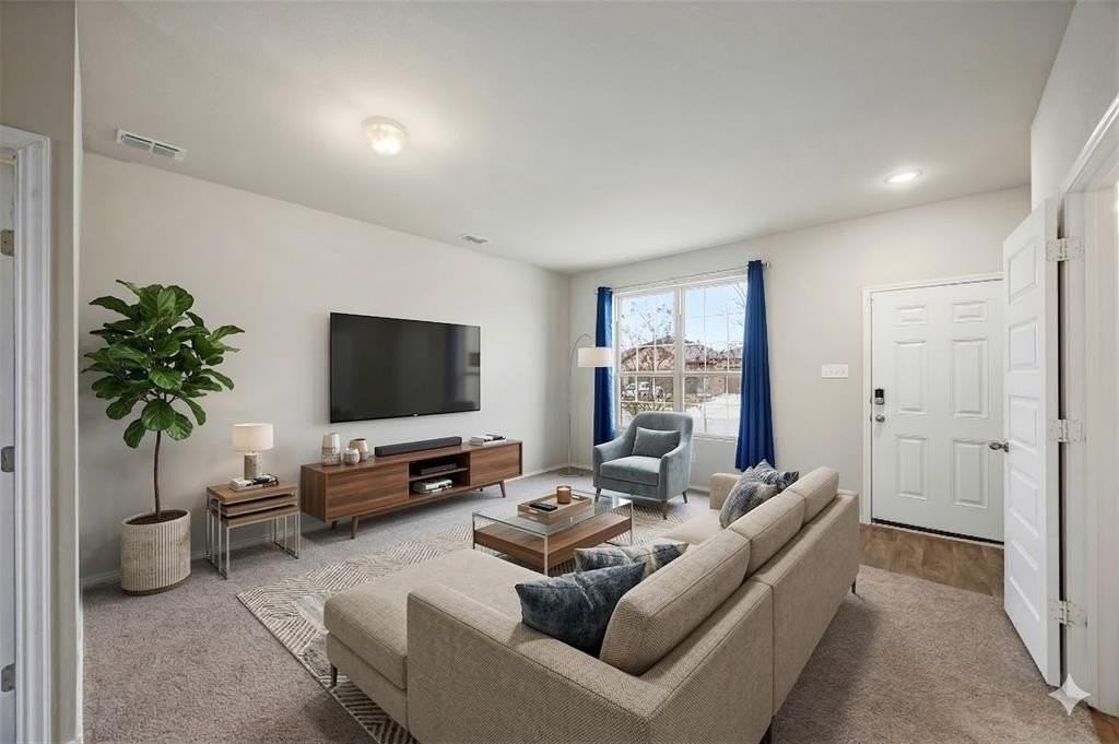 1305 Benwick Dr - Photo 2 of 17