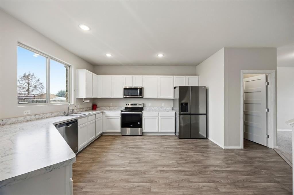 1305 Benwick Dr - Photo 3 of 17