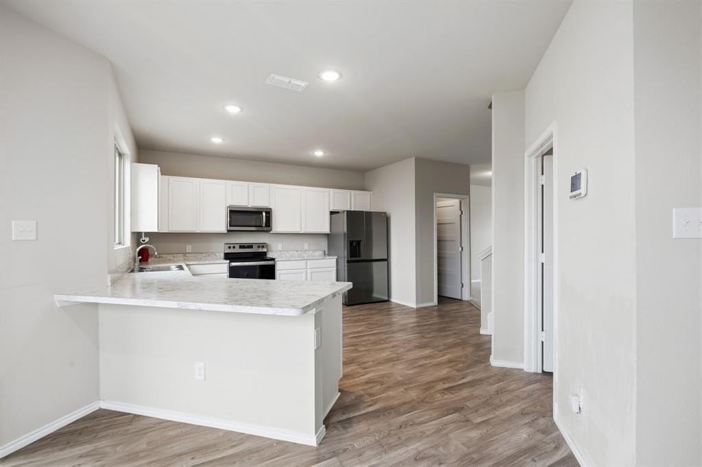 1305 Benwick Dr - Photo 5 of 17