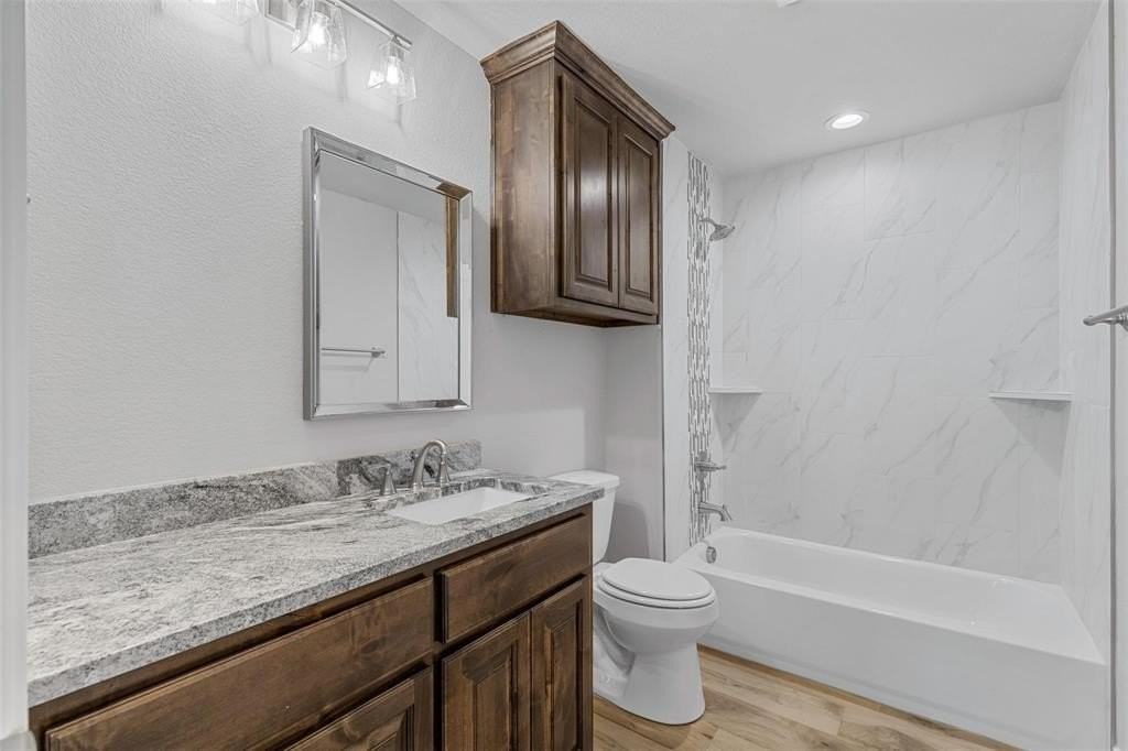 2507 Christine Dr - Photo 5 of 39