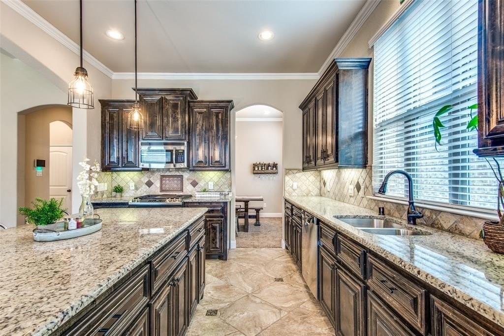 936 Lake Meadow Ln - Photo 4 of 22