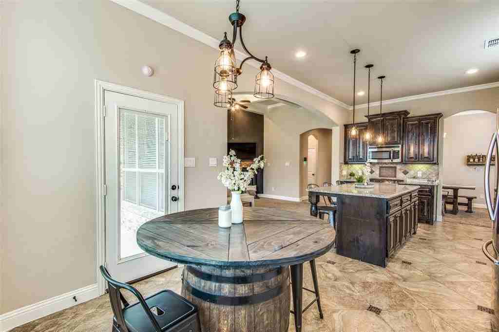 936 Lake Meadow Ln - Photo 5 of 22