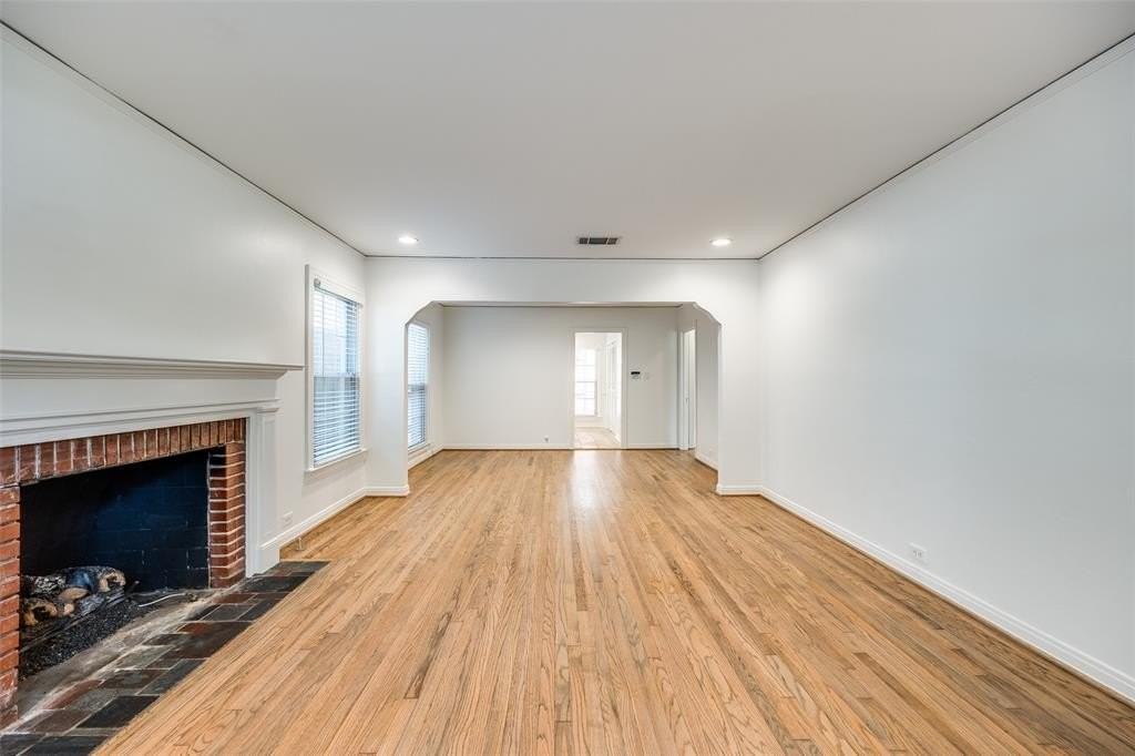 4404 Hyer St - Photo 6 of 38