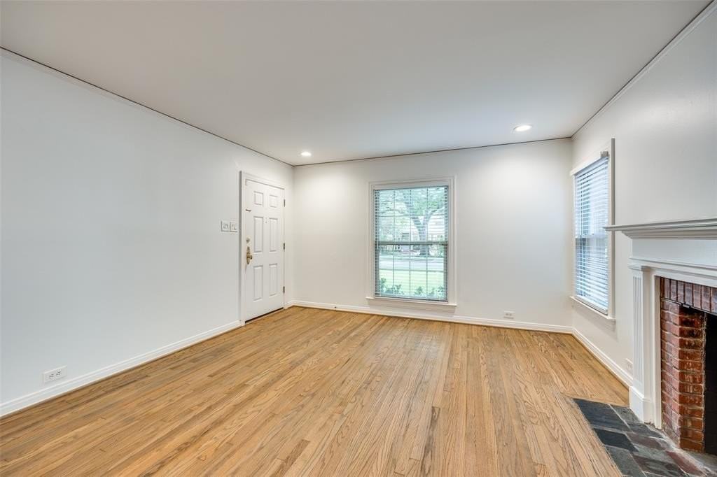 4404 Hyer St - Photo 7 of 38