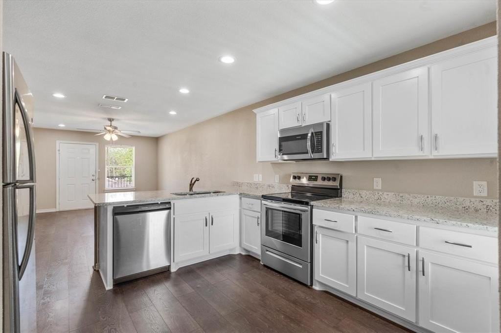 1406 Courtney Pl #A - Photo 2 of 27