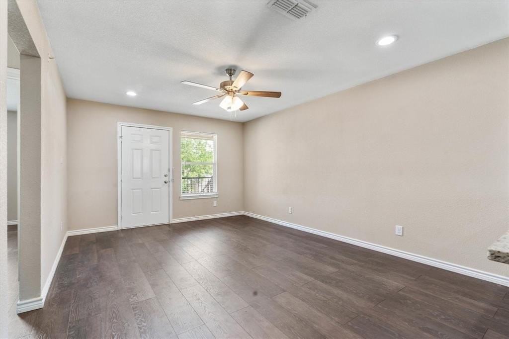 1406 Courtney Pl #A - Photo 3 of 27