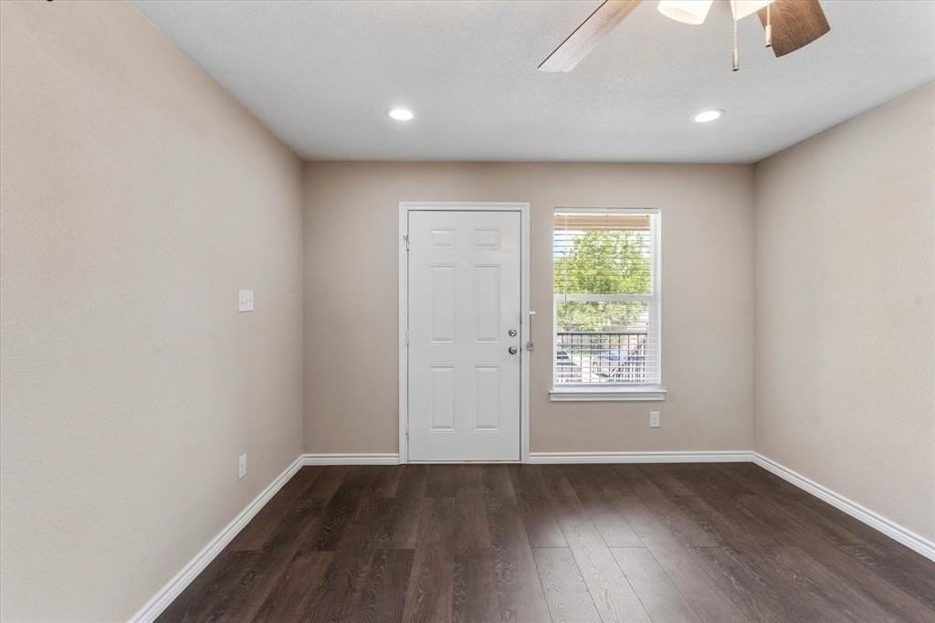 1406 Courtney Pl #A - Photo 4 of 27