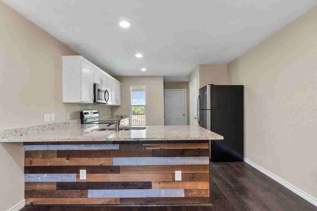 1406 Courtney Pl #A - Photo 5 of 27