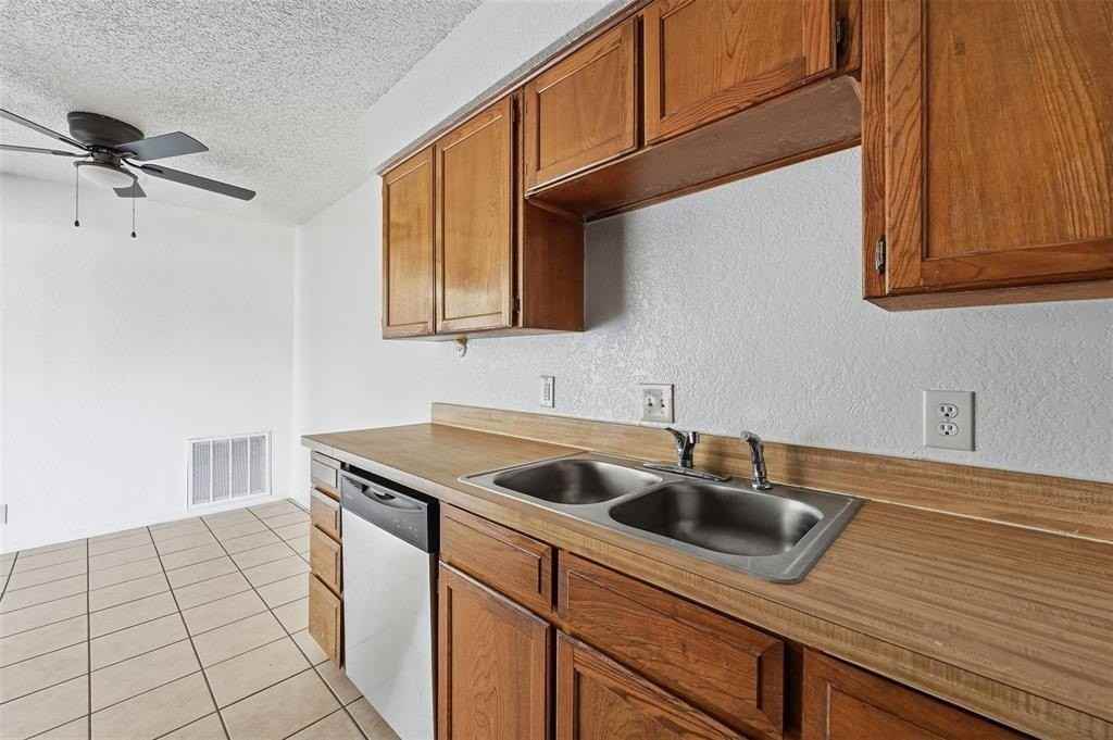 6833 S Creek Dr - Photo 4 of 12