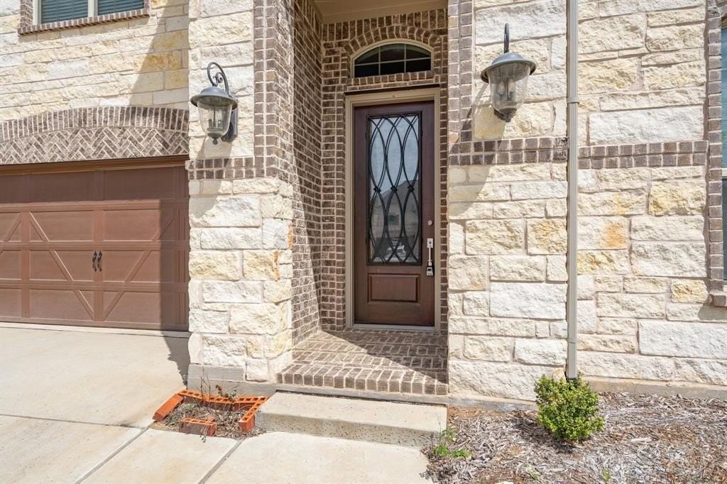 2206 Christopher Ln - Photo 5 of 40