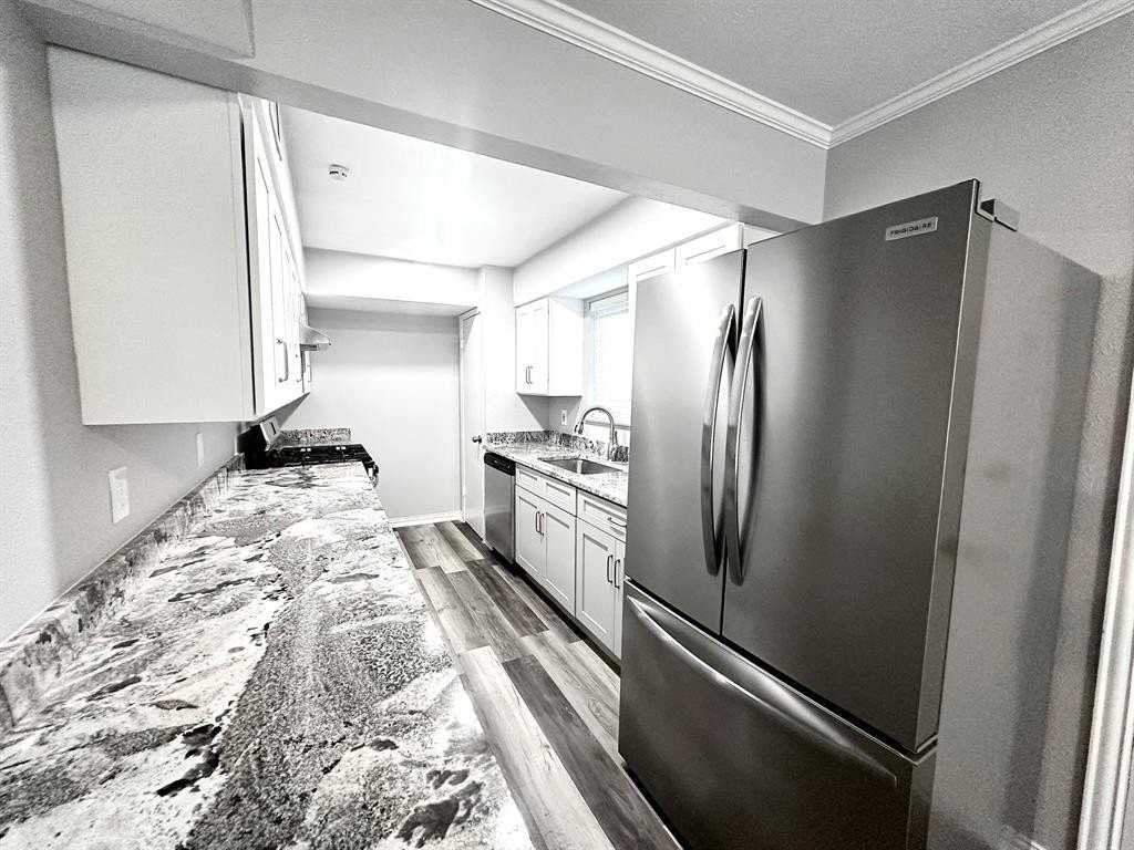 4304 Jenny Ln - Photo 7 of 27