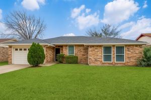 featured image of 3425 Derby Cir