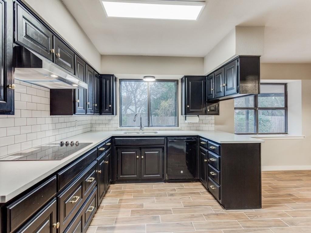 3425 Derby Cir - Photo 4 of 12