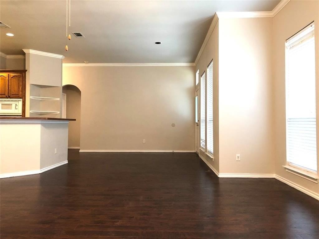 1216 Badbury Ln - Photo 6 of 26