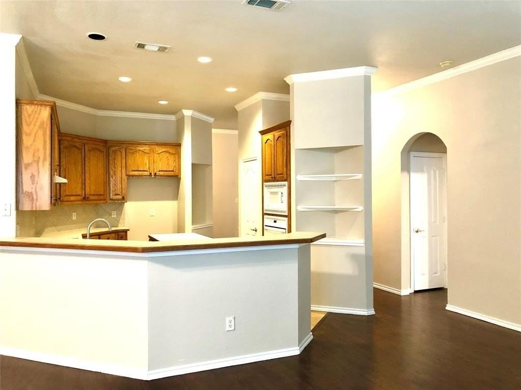 1216 Badbury Ln - Photo 7 of 26