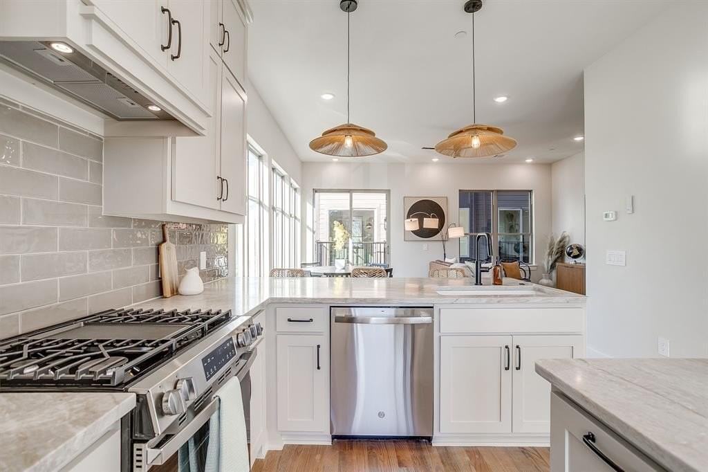 2824 Weisenberger St #102 - Photo 4 of 37
