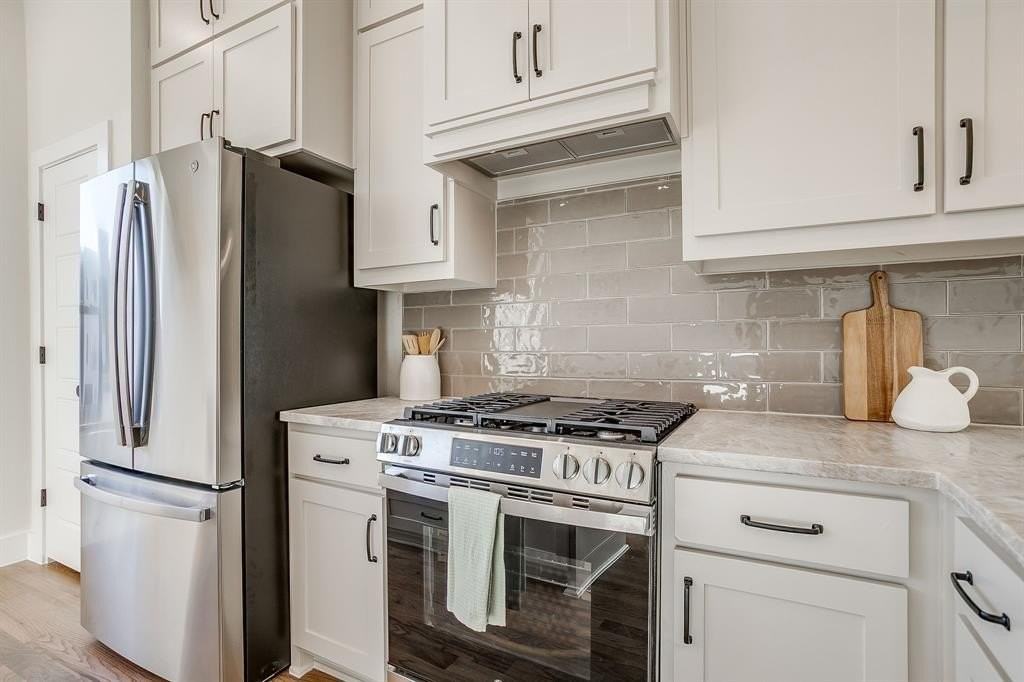 2824 Weisenberger St #102 - Photo 5 of 37