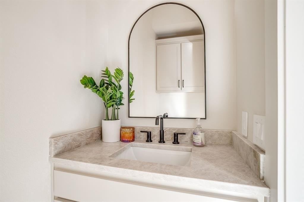 2824 Weisenberger St #102 - Photo 7 of 37