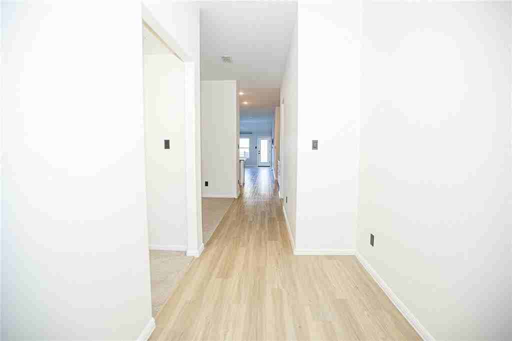 313 Crescent Ave - Photo 4 of 36