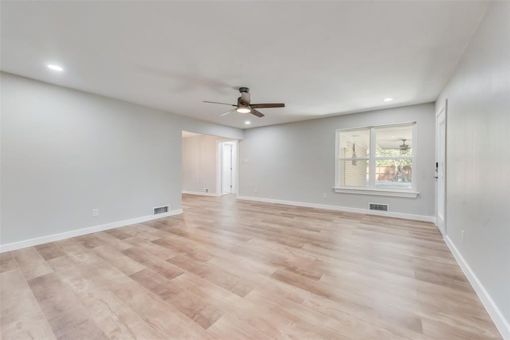 1703 15th Pl - Photo 3 of 16