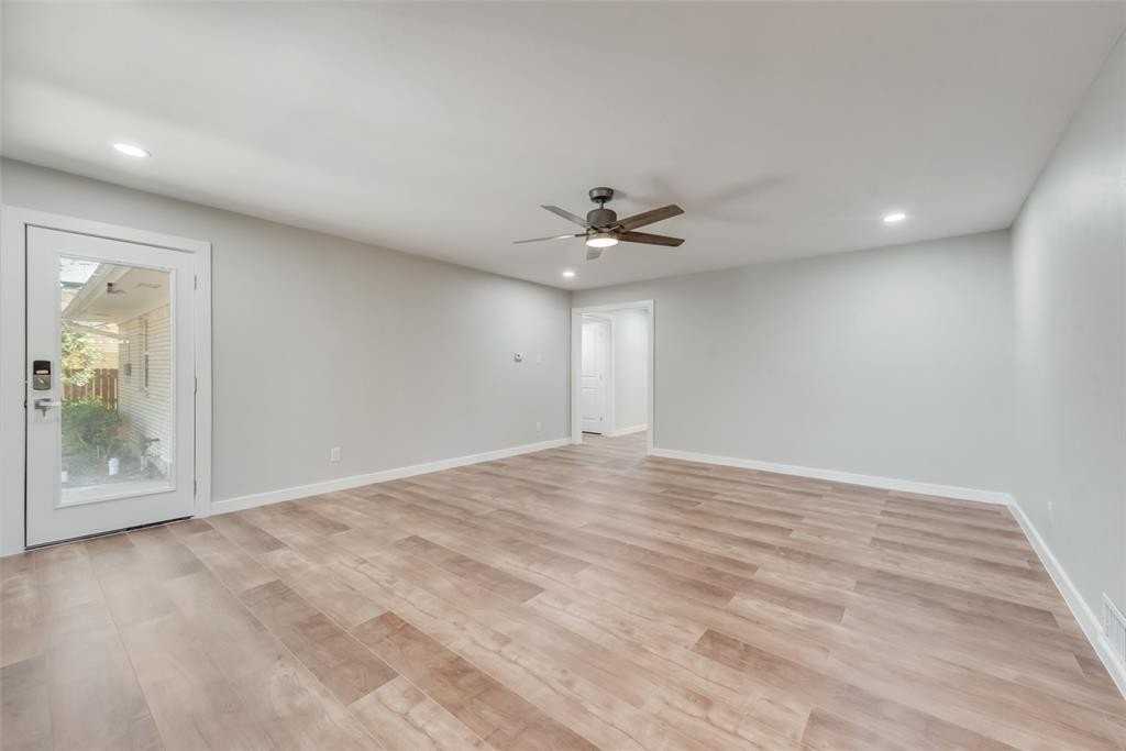 1703 15th Pl - Photo 4 of 16