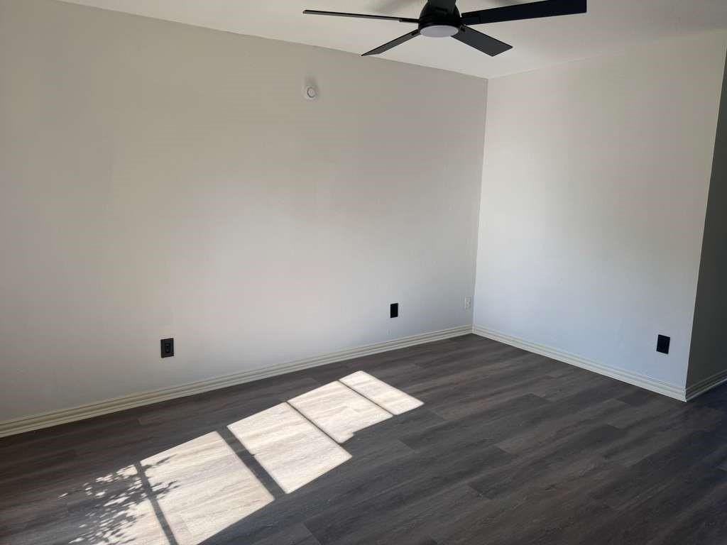 302 Independence Dr - Photo 4 of 17