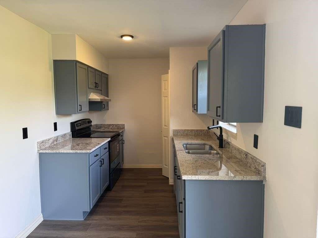 302 Independence Dr - Photo 6 of 17