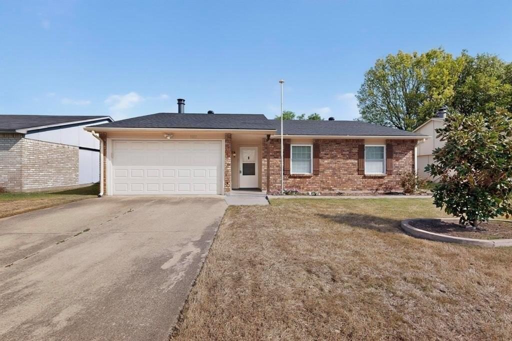 1010 California Trl - Photo 2 of 37