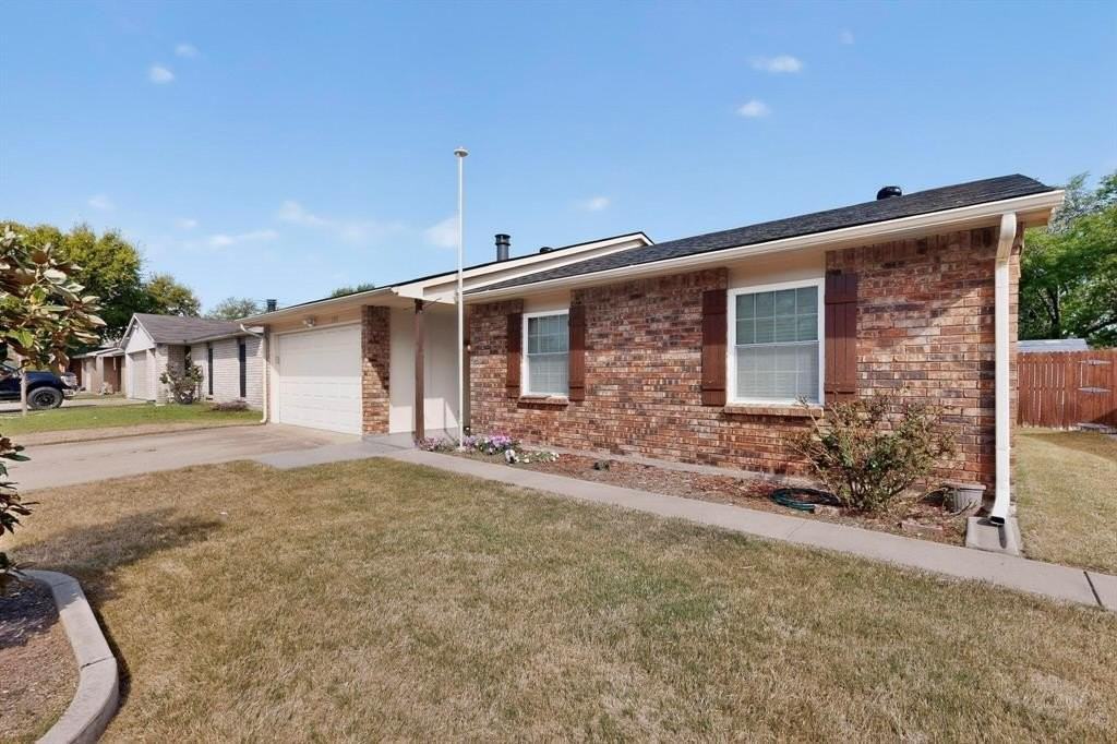 1010 California Trl - Photo 6 of 37