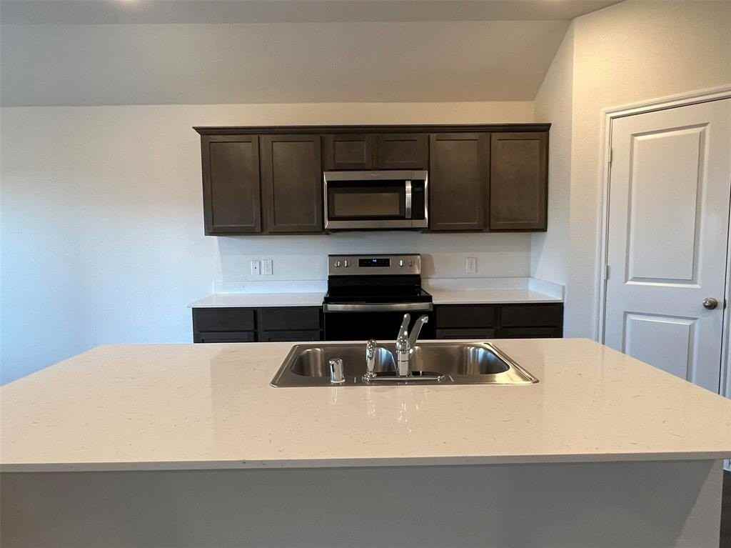 2117 Berrywood Dr - Photo 5 of 29