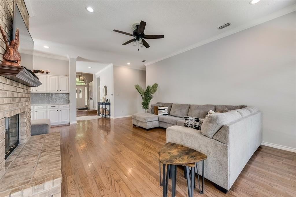 7404 Catlow Ct - Photo 7 of 34