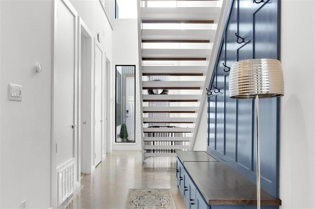 5957 Ross Ave #A - Photo 4 of 33